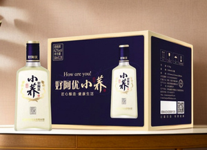 好阿优小荞酒，精选原料，口感醇厚