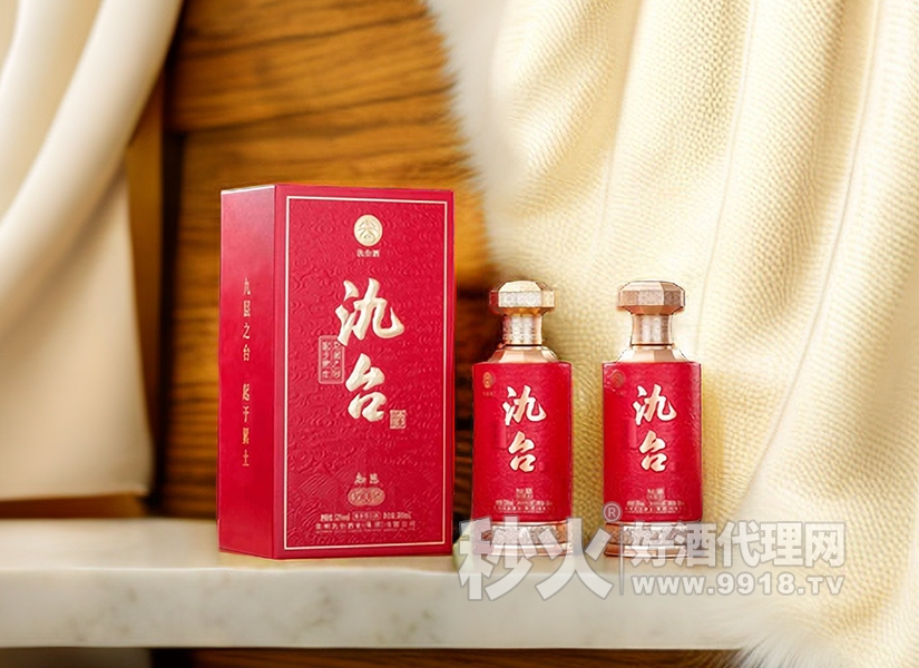 氿台酒知恩酱香酒，丰满醇厚，细腻优雅