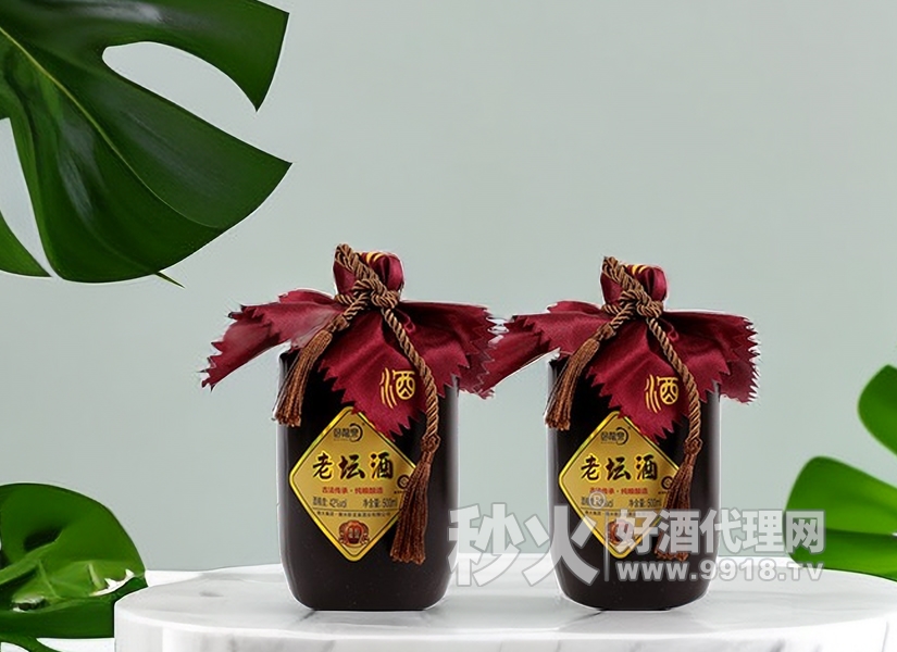 卧龙泉老坛酒
