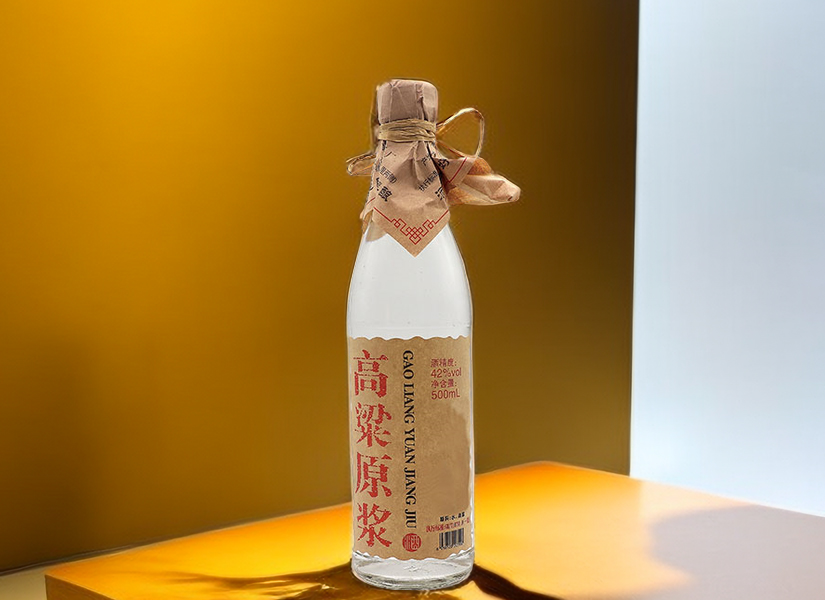 高粱原漿酒，口感純凈，回味悠長