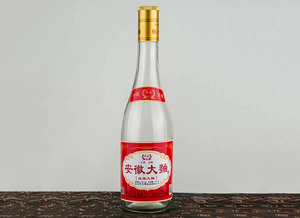 年伶安徽大曲酒，口感醇厚，回味绵长